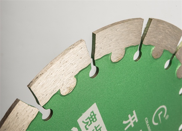 如何提高開槽切割片刀頭金剛石的把持力呢？